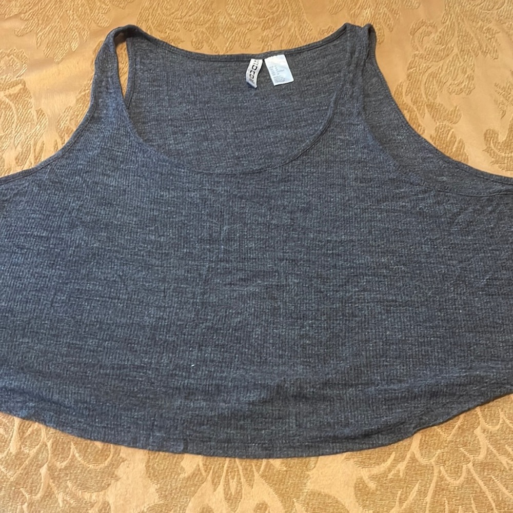 Used top by divided size M